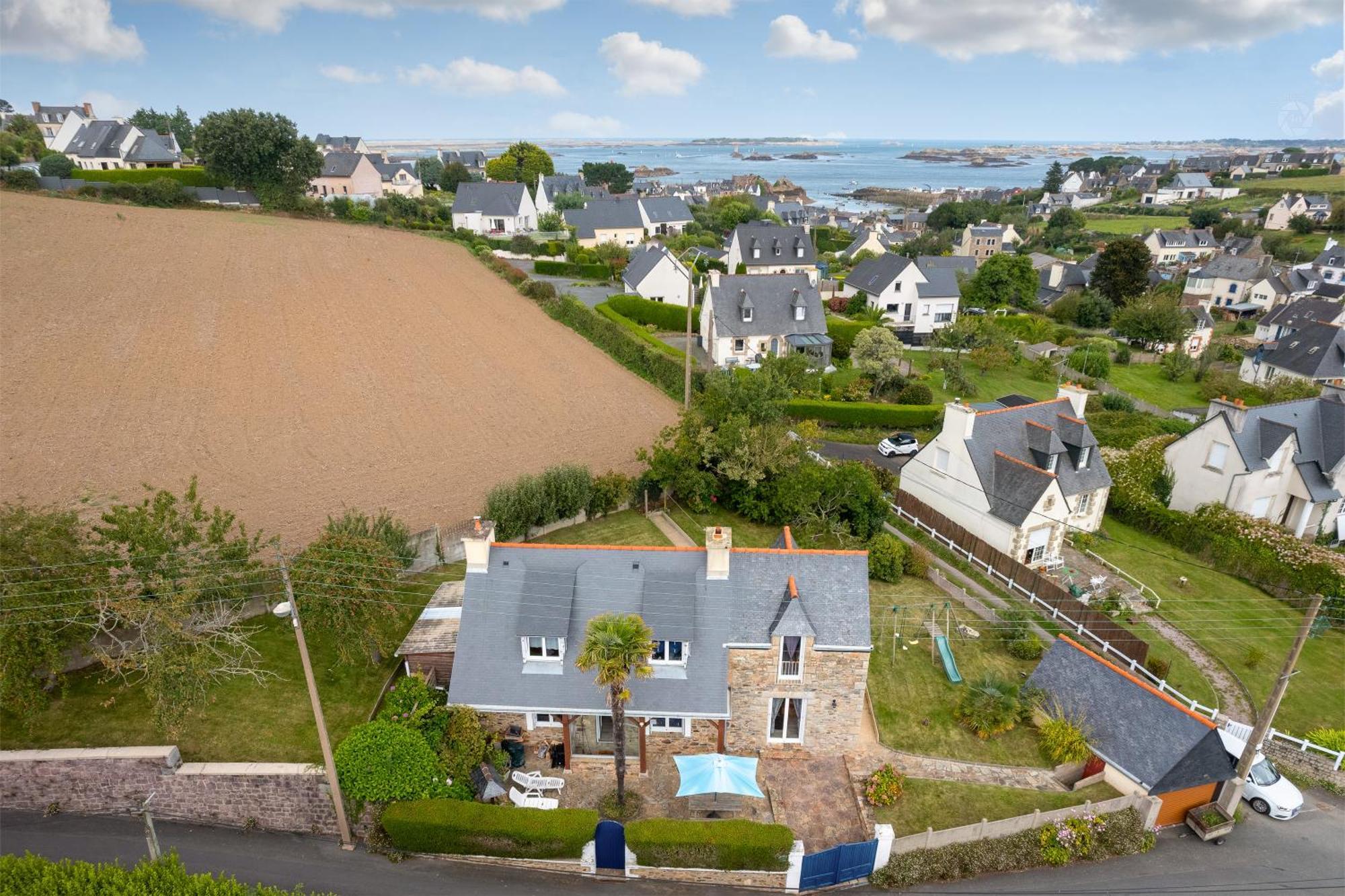 De Loguivy De La Holiday home